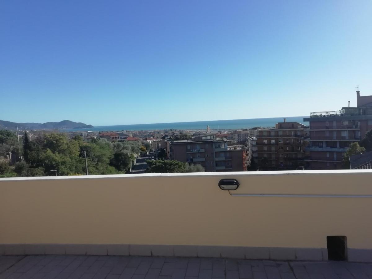 Apartmán Terrazza Sul Mare In Via Devoto Chiavari Exteriér fotografie